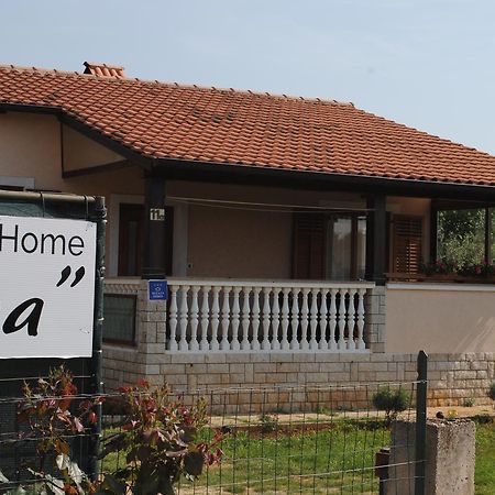 Holiday Home Ana Pula Bagian luar foto