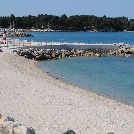 Holiday Home Ana Pula Bagian luar foto